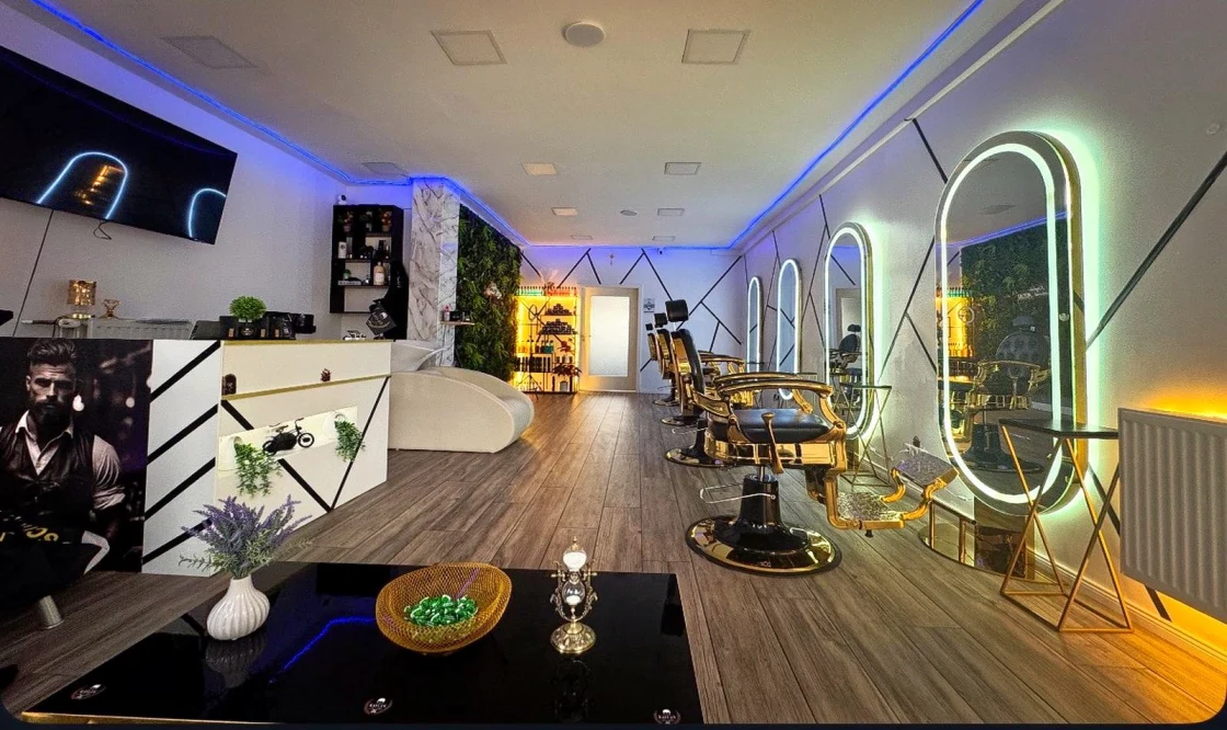 Kayla's Haarkunst - Professioneller Friseur in Bremen